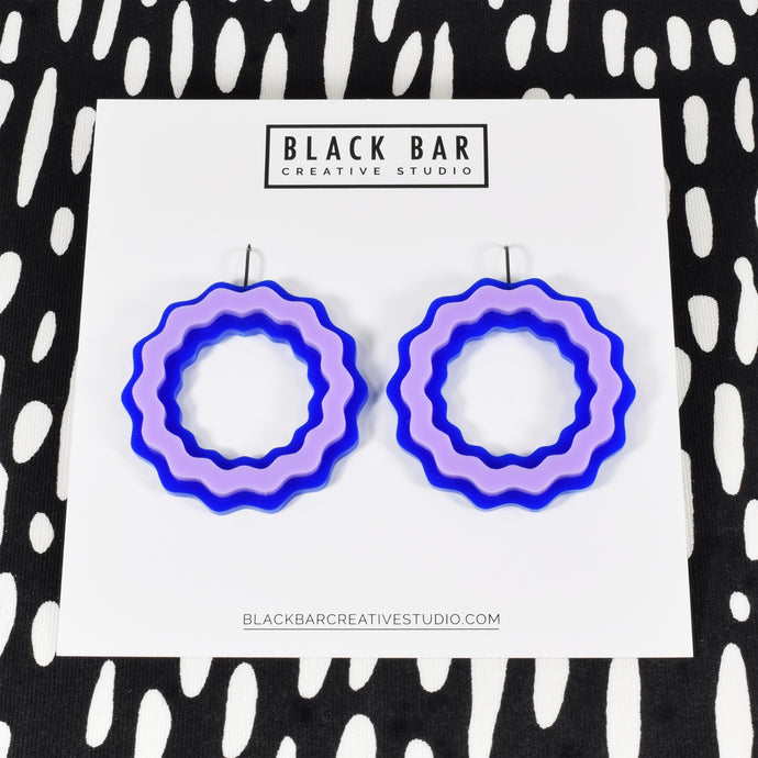 CIRCLE SQUIGGLE EARRINGS - Available in various colors